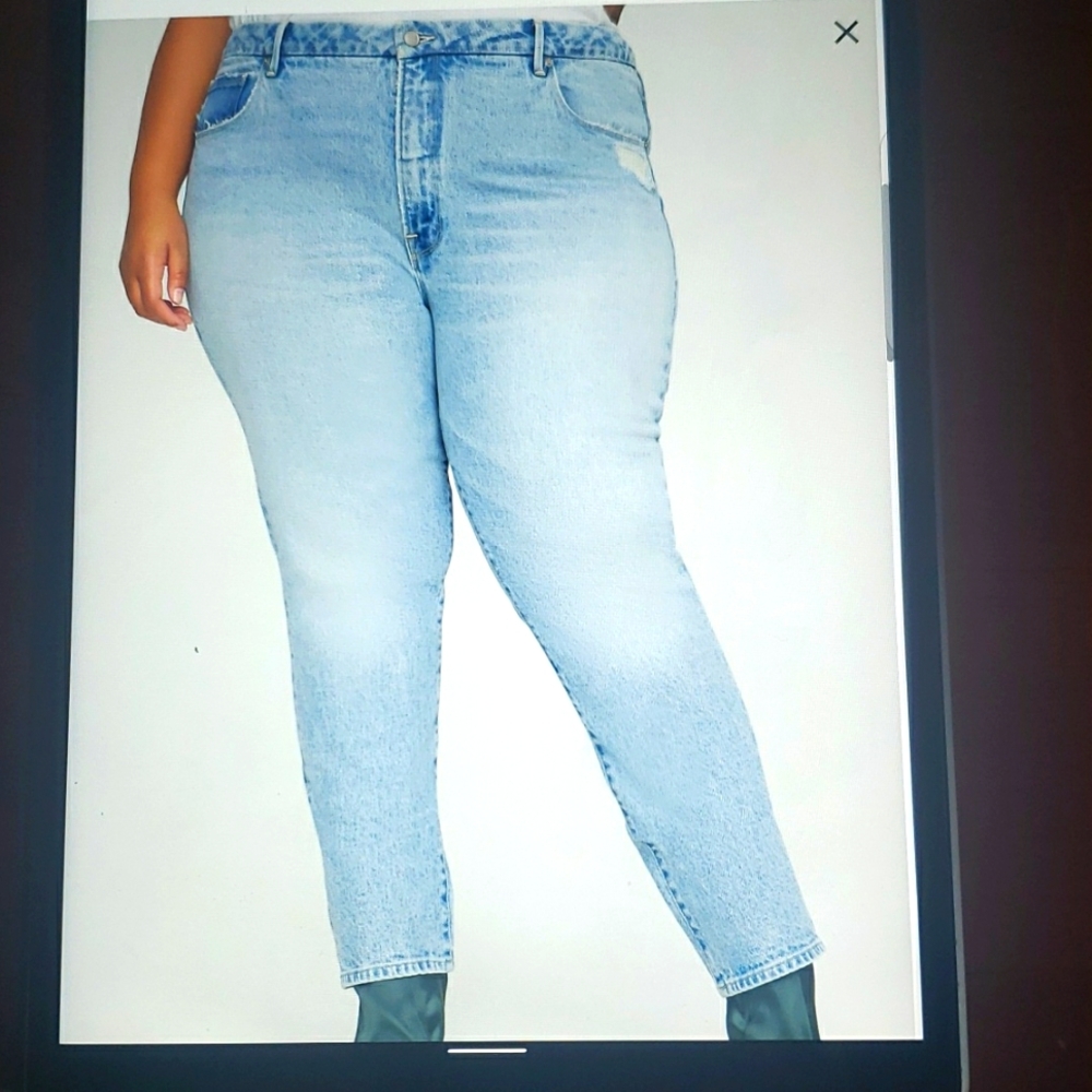 GOOD AMERICAN - Size 22 - Blue